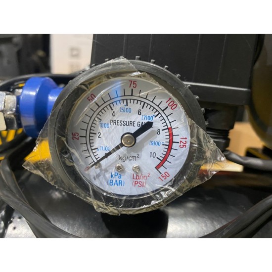 70c8b93e-e063-4ff1-bb44-2fe91da0ec53-1000x1000w-550x550 Compresor auto pentru off-road Heavy Duty cu butelie 8 Litri